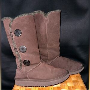 UGG Tall Bailey 3 button chocolate brown sz 7 EUC